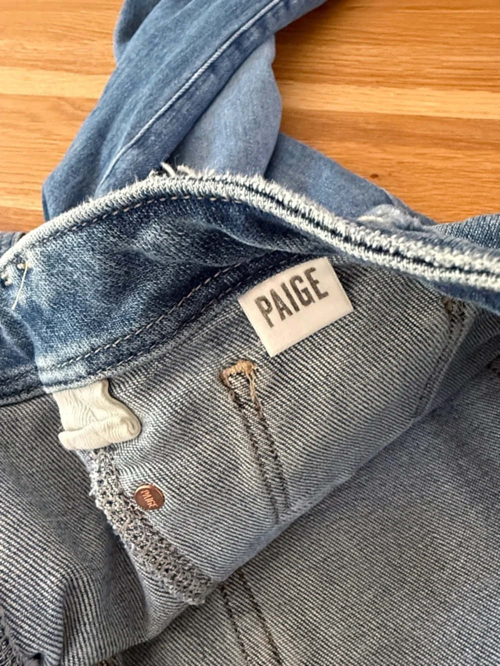 PAIGE Annesa Cropped Distressed Raw Hem Faded Blue Relaxed Wide Leg Jeans 32